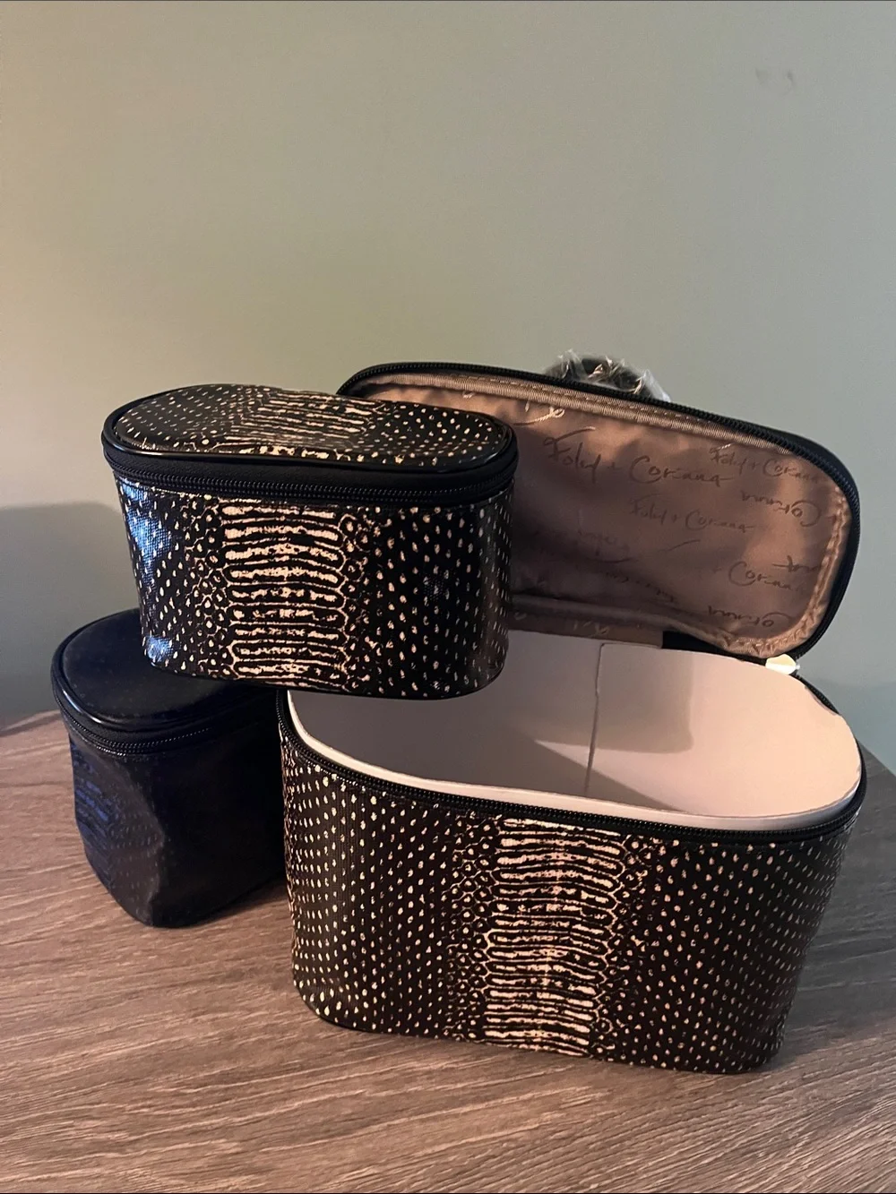 Foley and Corinna Set of 3 Textured Travel Cosmetic Bags NWT